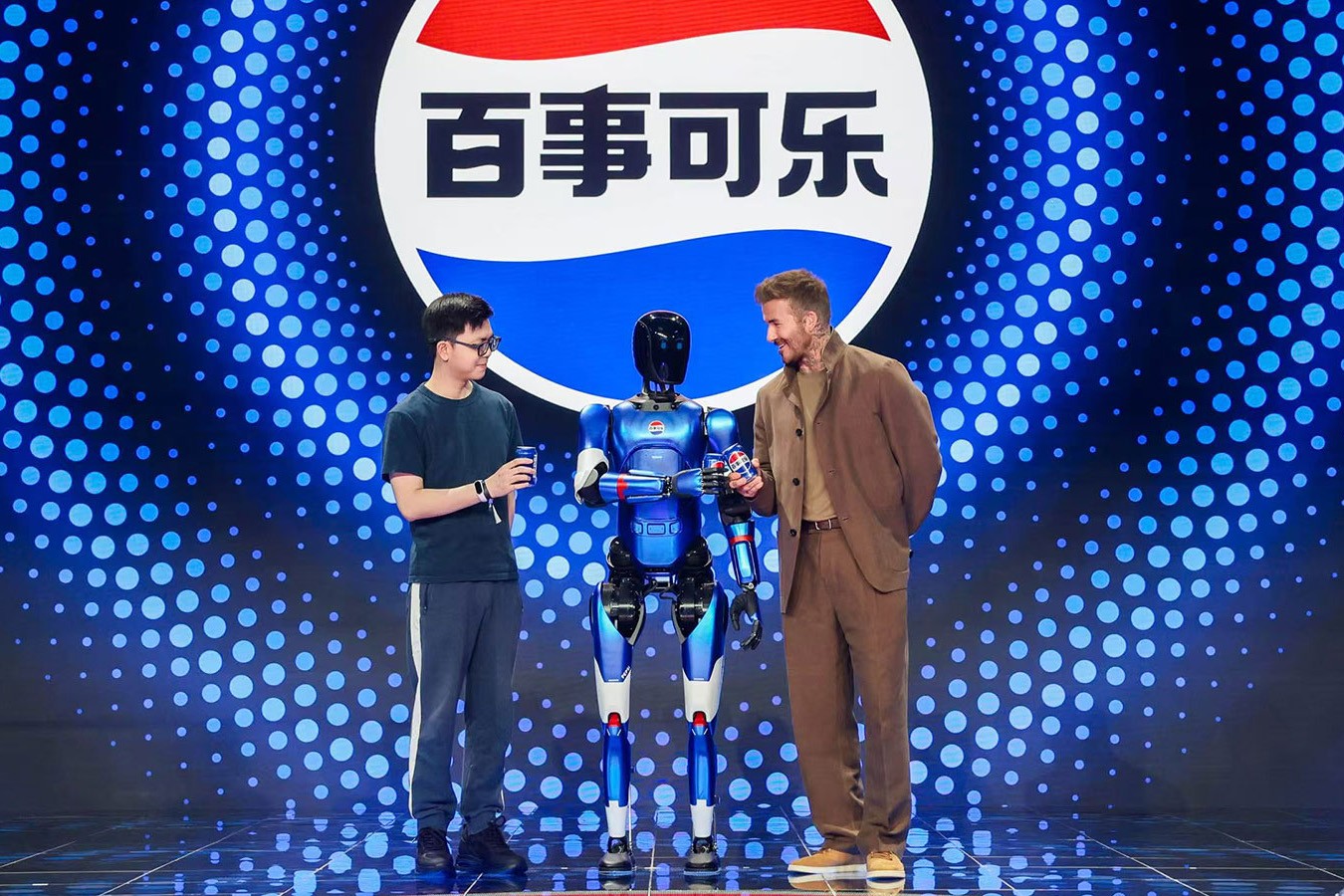 公海jcjc710机器人携手百事中国共创“百事蓝宝” 共燃渴望新章